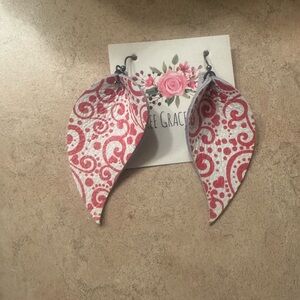 - Red and white leather earrings. Boutique NWT